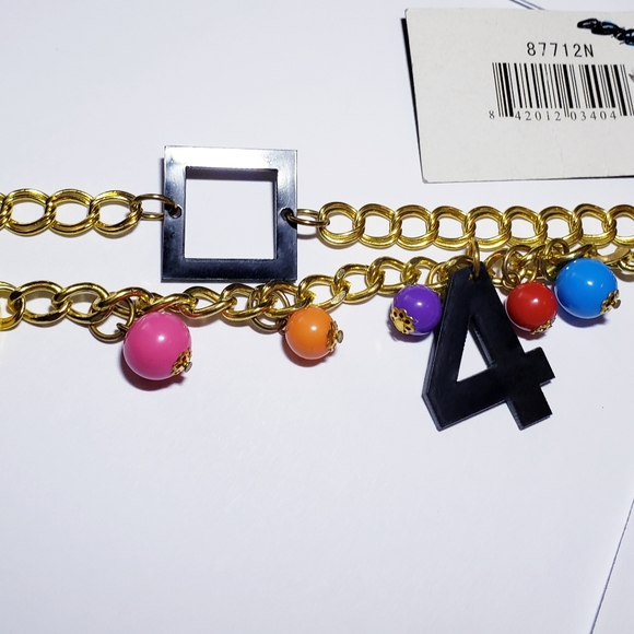 NWT Cream & Black Wristlet w/Chain - Picture 3 of 9